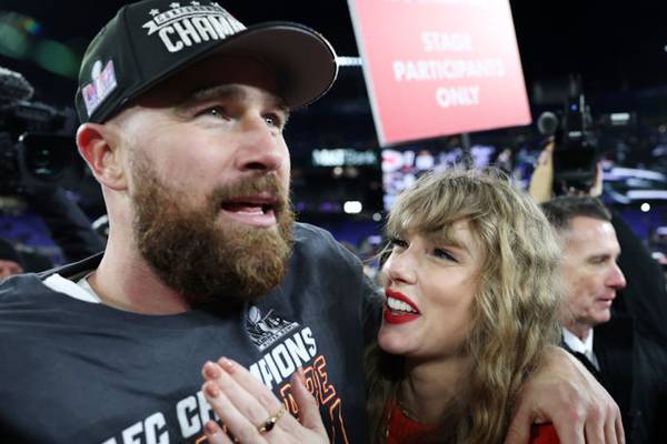 VIDEO:   Taylor Swift returns to Arrowhead Stadium:  Chiefs win!